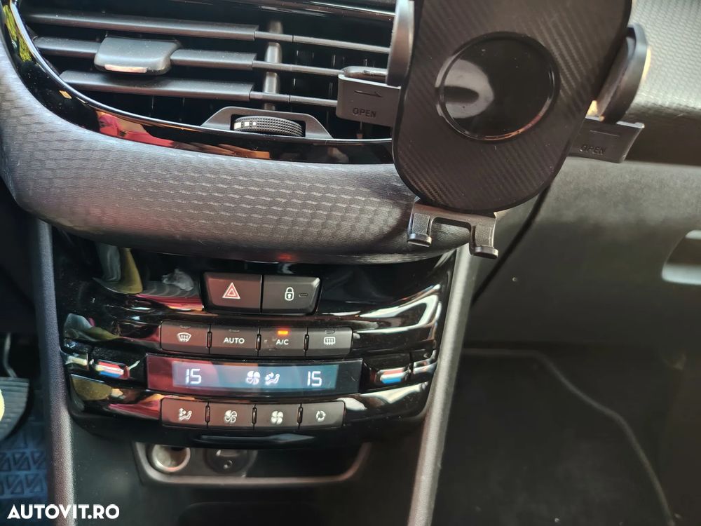 Peugeot 2008 BlueHDi FAP 120 STOP & START Crossway - 12
