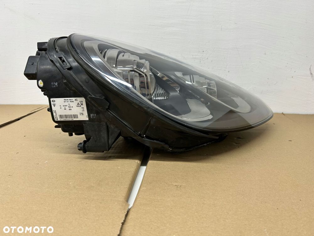 porsche cayenne 7p lift lampa przód prawa - 11