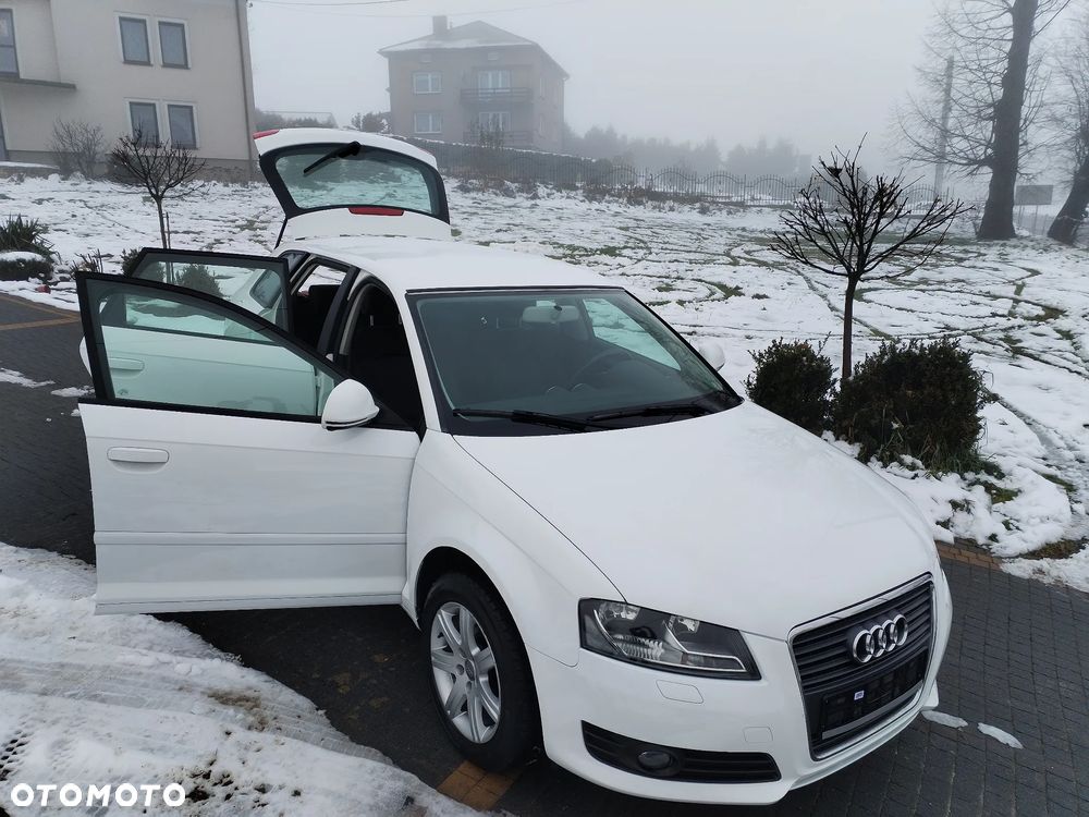 Audi A3 Sportback - 8