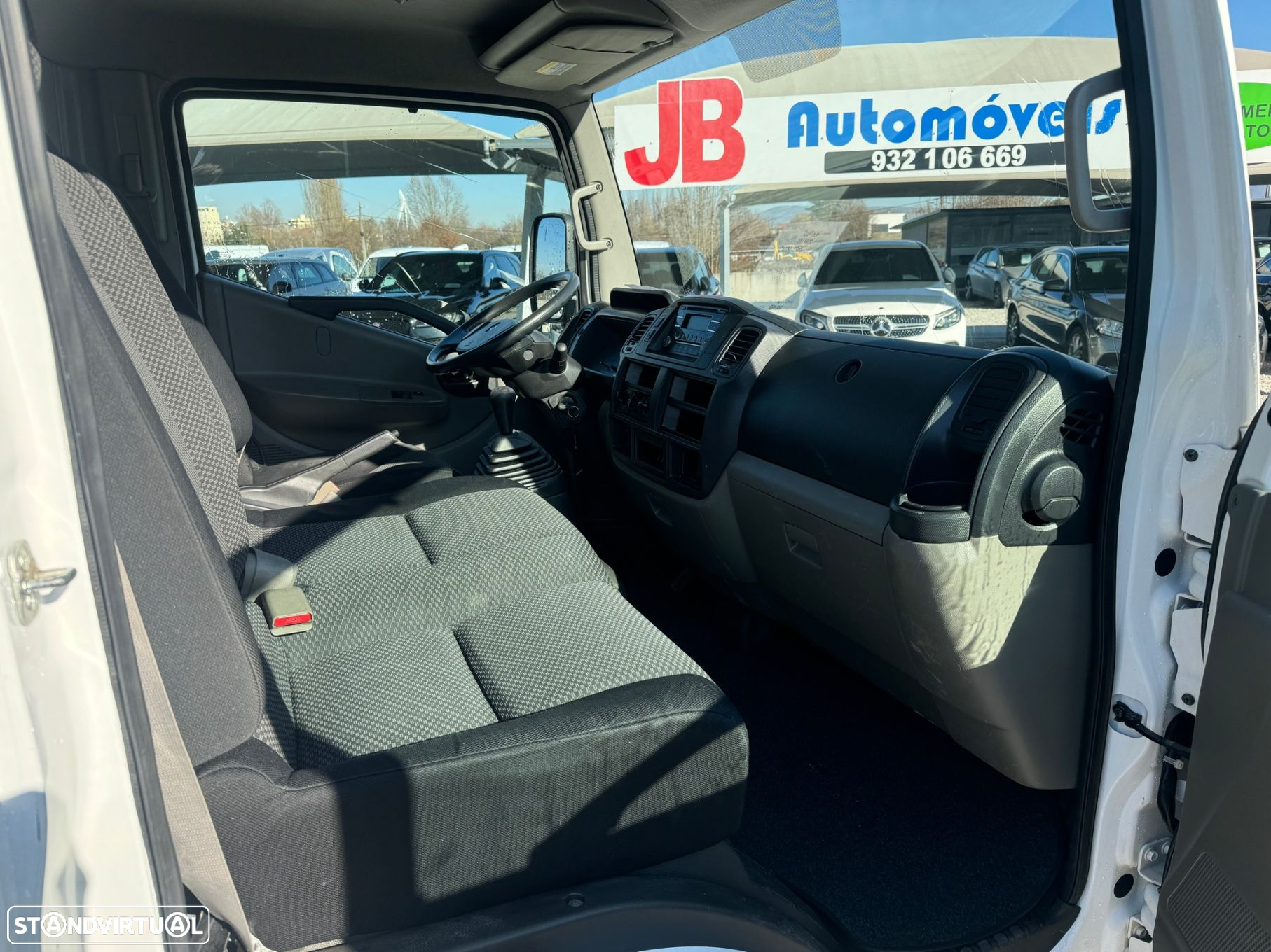 Renault Maxity 2.5dCI 140CV 3LUG Tri-Basculante 105.000 Kms - 13