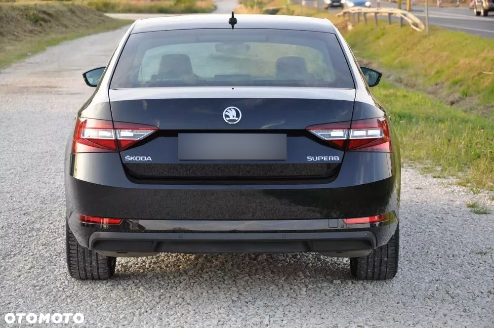 Skoda Superb 2.0 TSI L&K DSG - 30