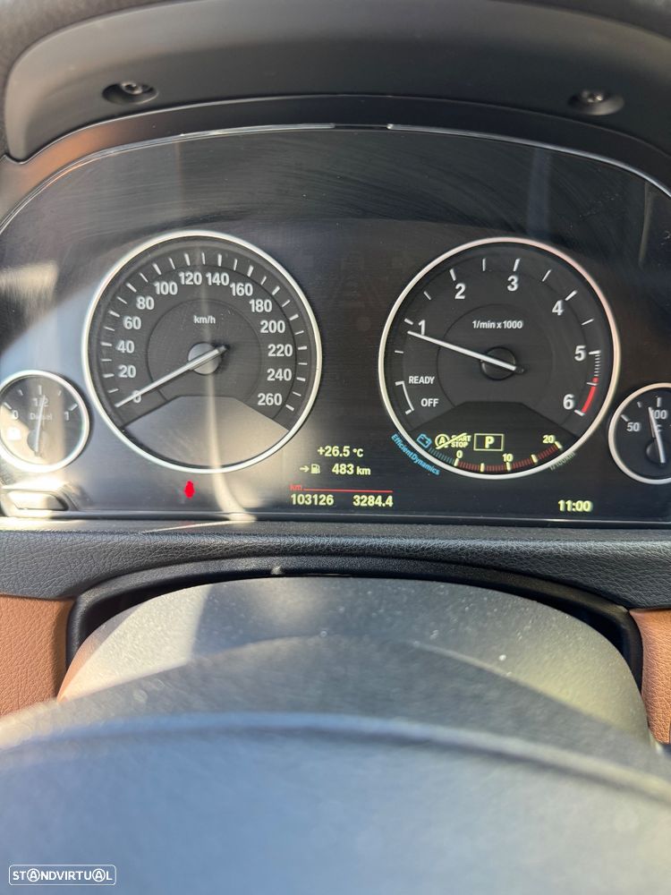 BMW 320 d Touring Line Luxury Auto - 10