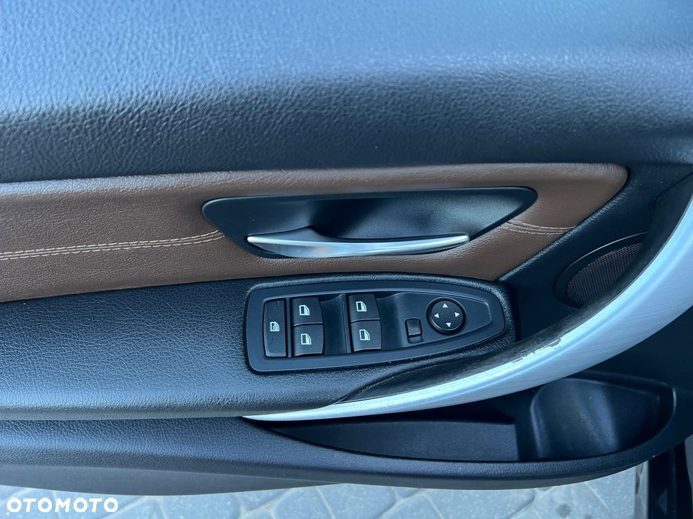BMW Seria 3 318d Luxury Line - 17
