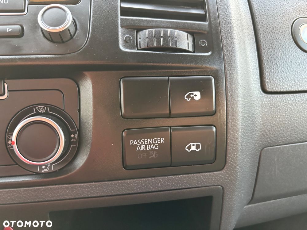 Volkswagen Caravelle - 20