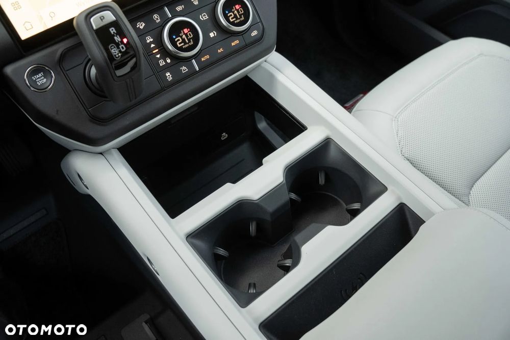 Land Rover Defender 3.0 D250 mHEV S - 26
