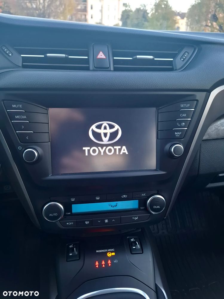 Toyota Avensis - 32