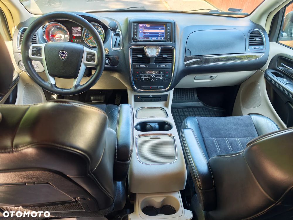 Lancia Voyager 3.6 Platinum - 25