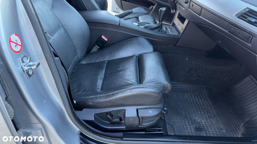 BMW Seria 5 520i Touring Edition Exclusive - 16