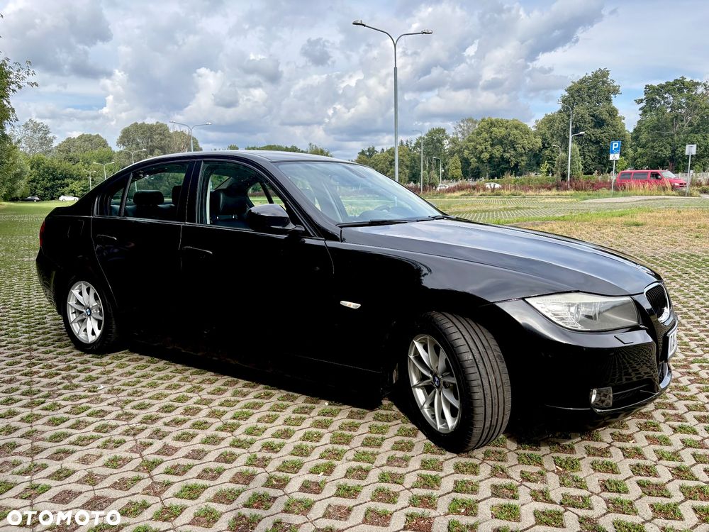 BMW Seria 3 318d - 11