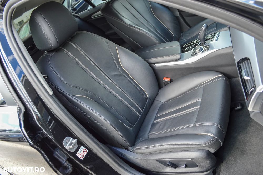 BMW Seria 5 520e Aut. Luxury Line - 22