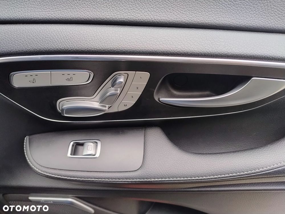 Mercedes-Benz Klasa V 300 d Extralang 4Matic 9G-TRONIC Avantgarde Edition - 22