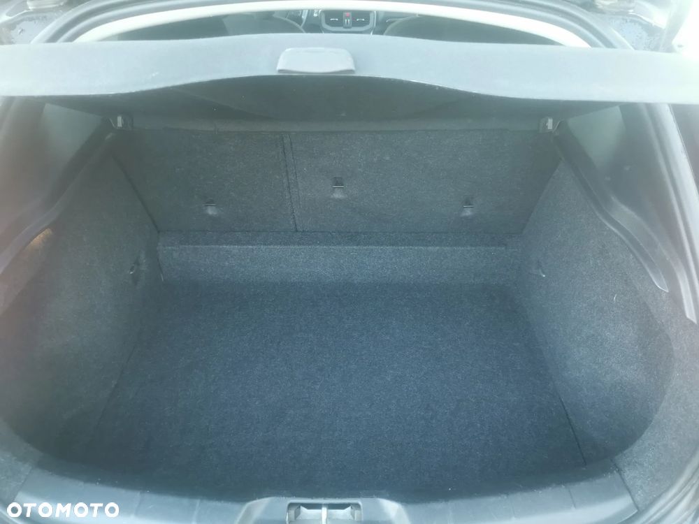 Volvo V40 T2 Summum - 11