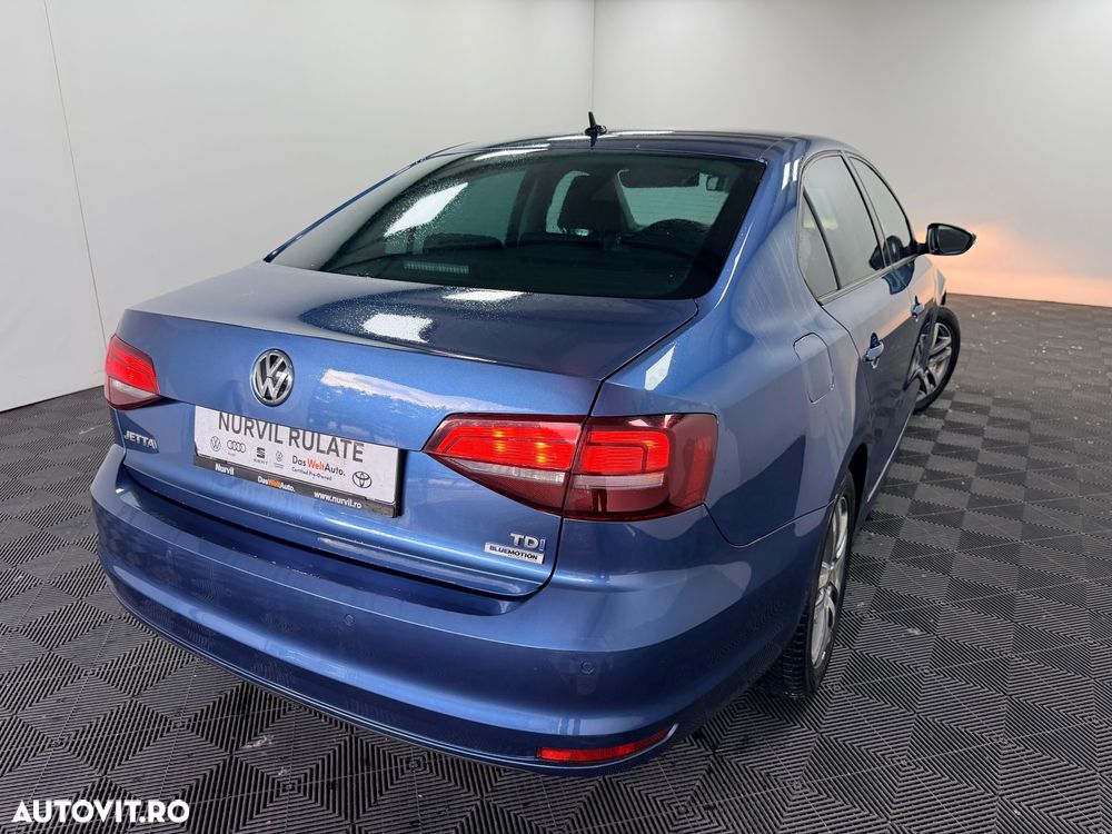 Volkswagen Jetta 2.0 TDI DSG Comfortline - 23