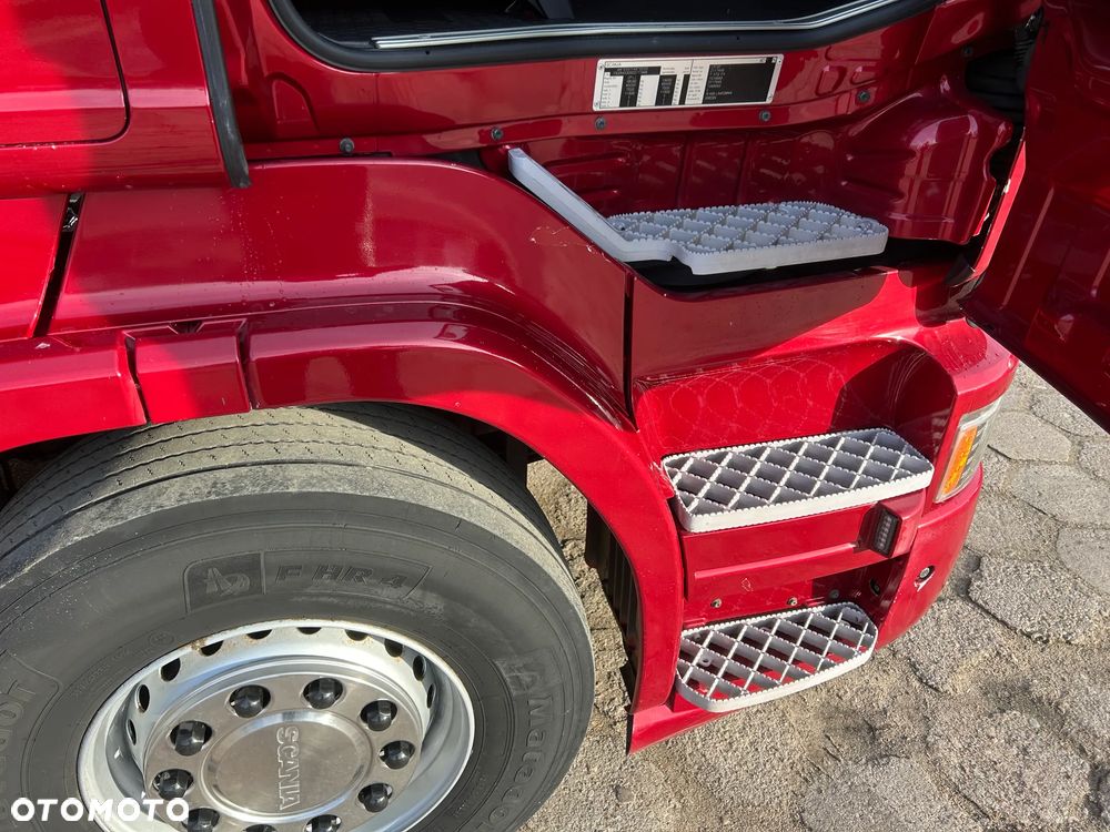 Scania R450 RETARDER / SKÓRY / NAVI / AUTOMAT / POLSKI SALON / ZBIORNIKI PALIWA 1500 L / LAMPY LED / FULL SPOJLERY / TYŁ 4 PODUSZKI / BARDZO ŁADNA SCANIA 2015 ROK !! - 36