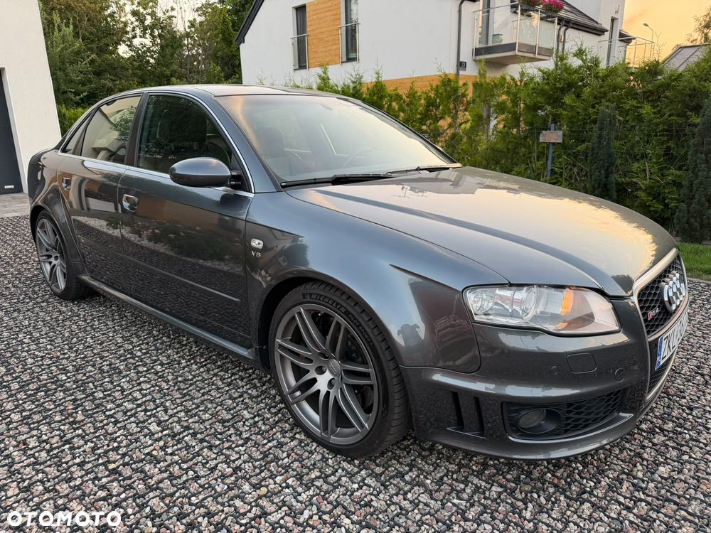 Audi RS4 Limousine Standard - 3
