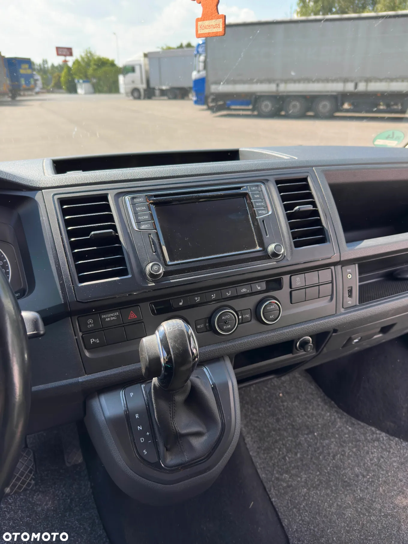 Volkswagen Caravelle 2.0 BiTDI L1 Comfortline 4Motion DSG - 7