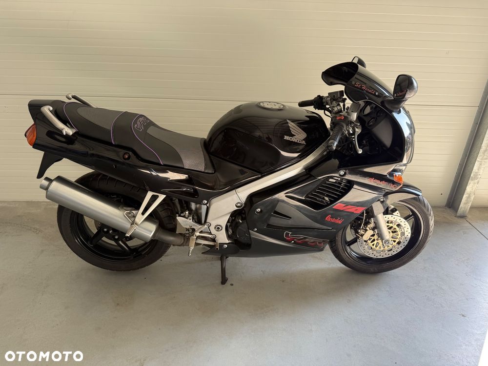 Honda RC - 11