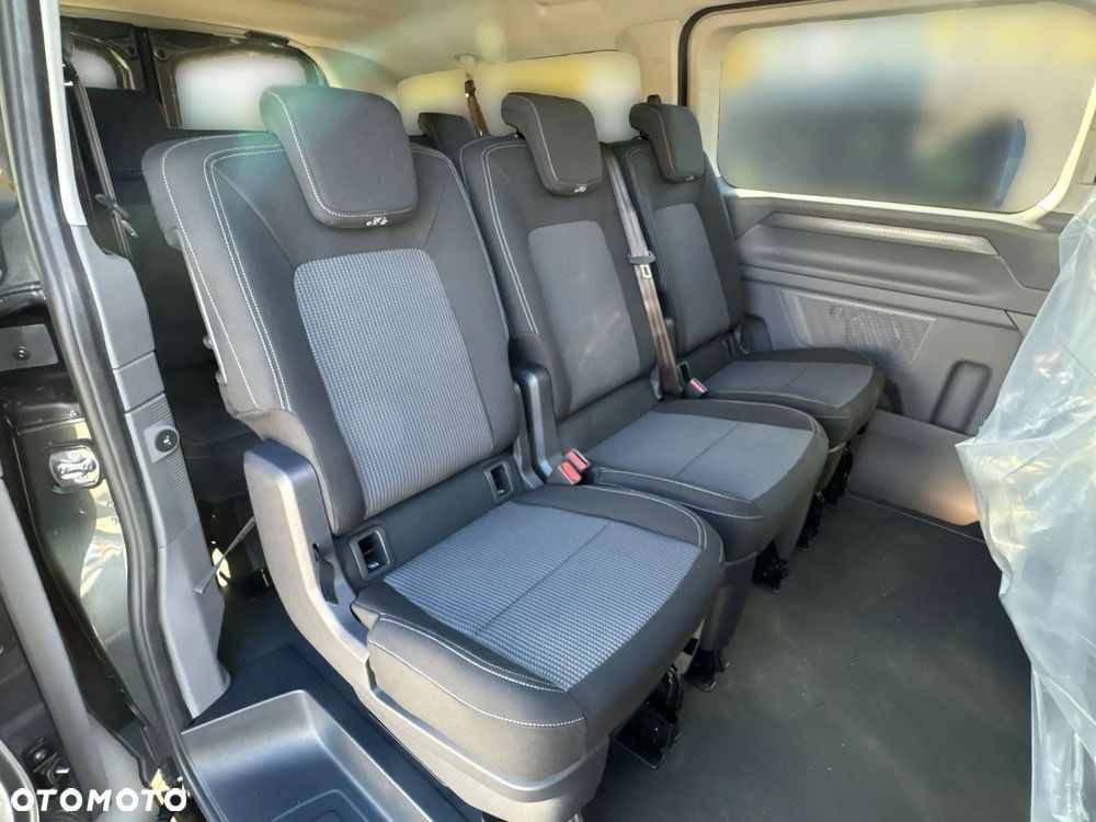 Volkswagen Caravelle - 14