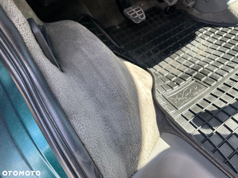 Volkswagen Multivan - 10