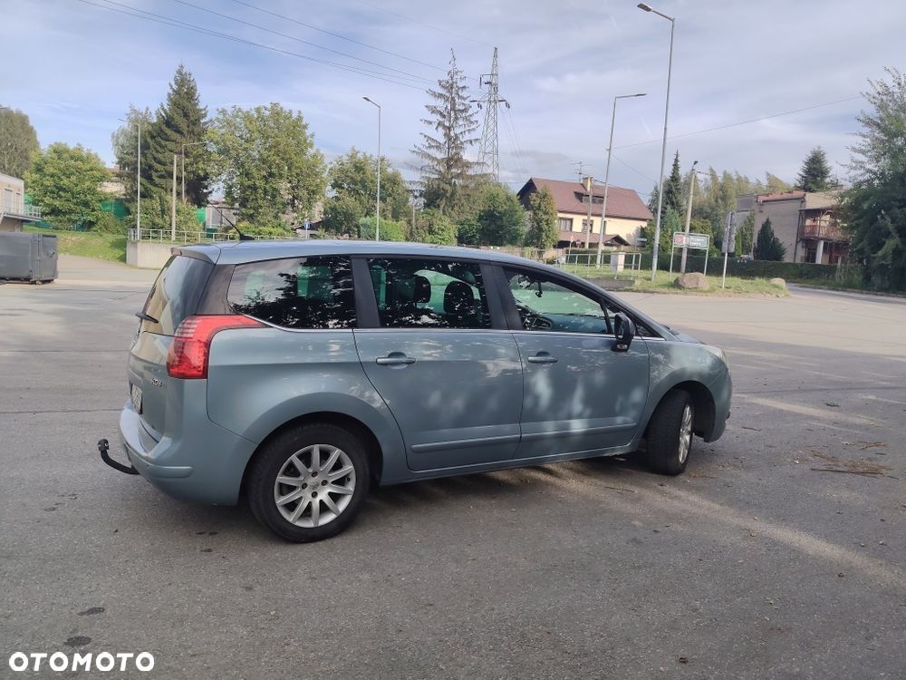 Peugeot 5008 - 8