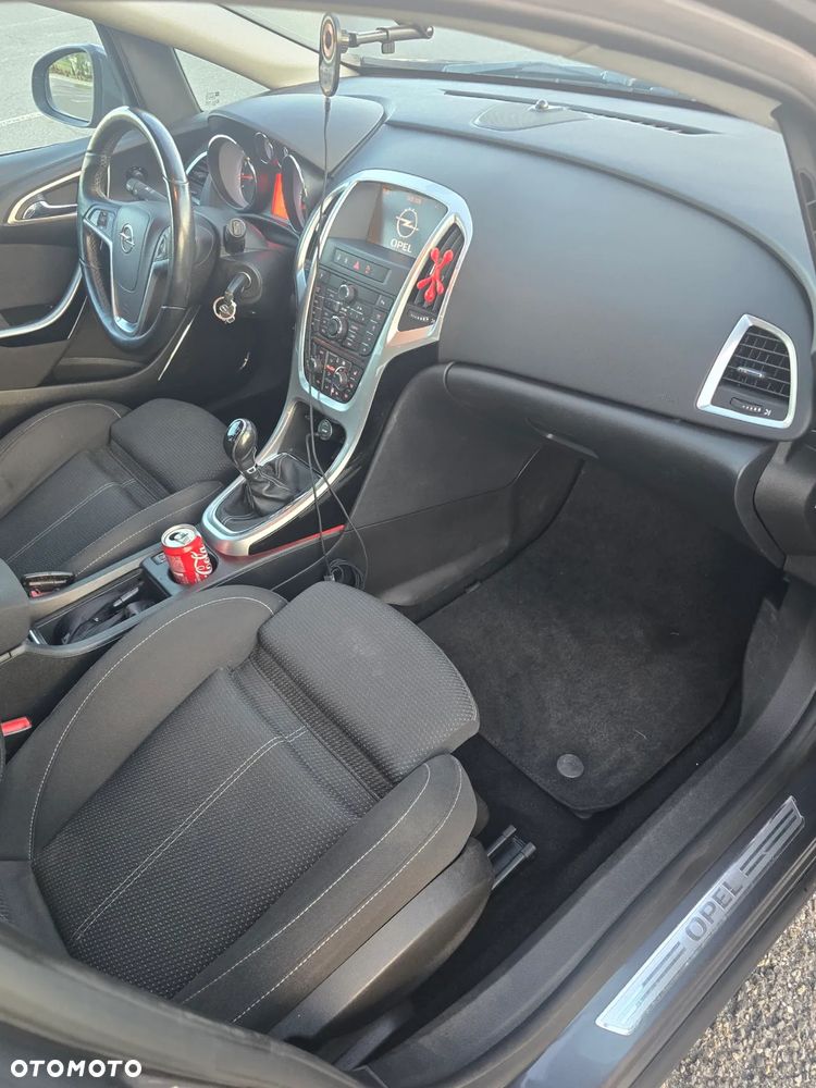 Opel Astra 1.4 T Cosmo - 11
