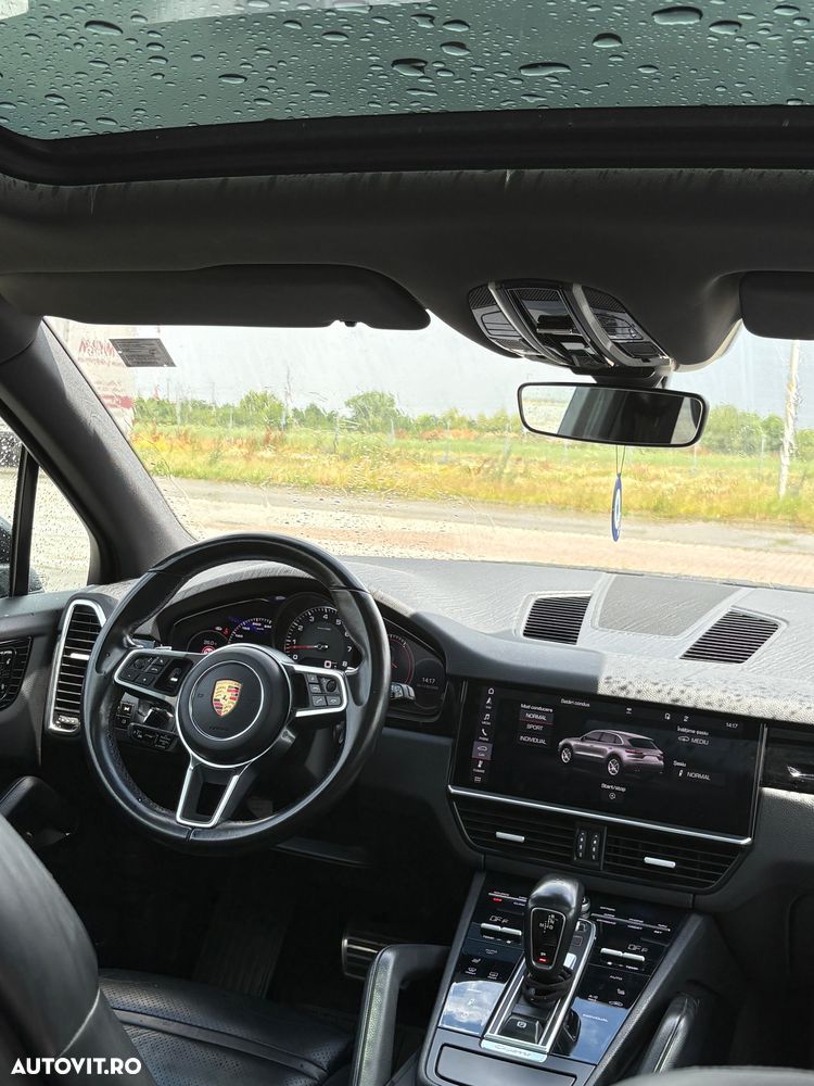 Porsche Cayenne - 15