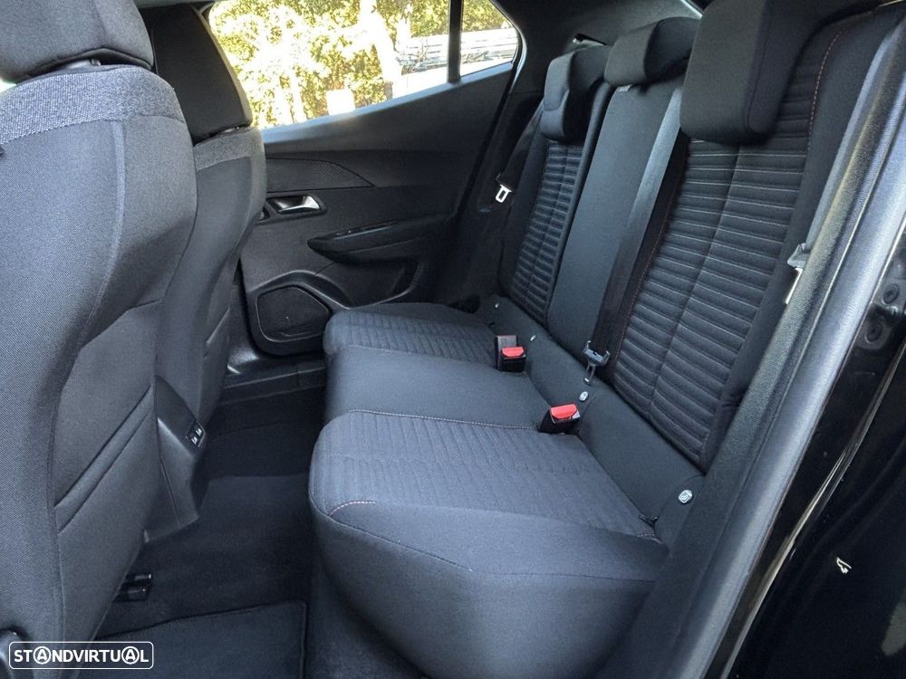 Peugeot 2008 1.2 PureTech Active Pack EAT8 - 16