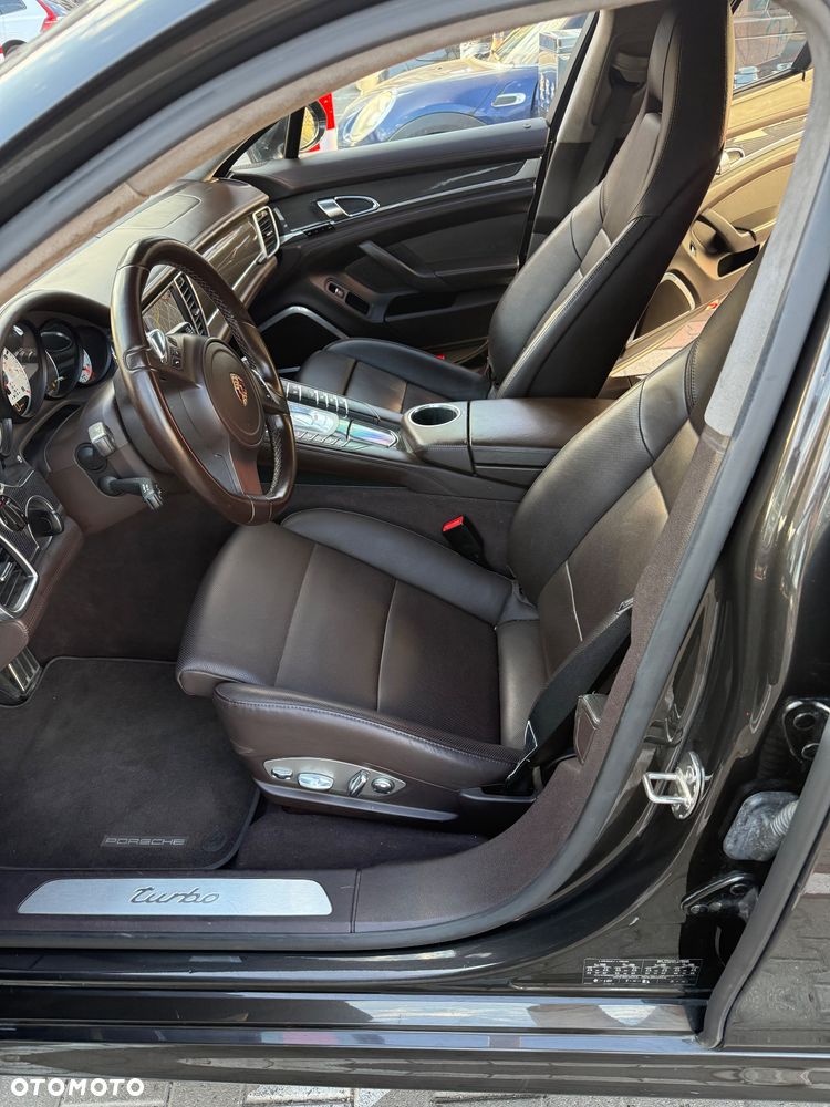 Porsche Panamera Turbo - 26