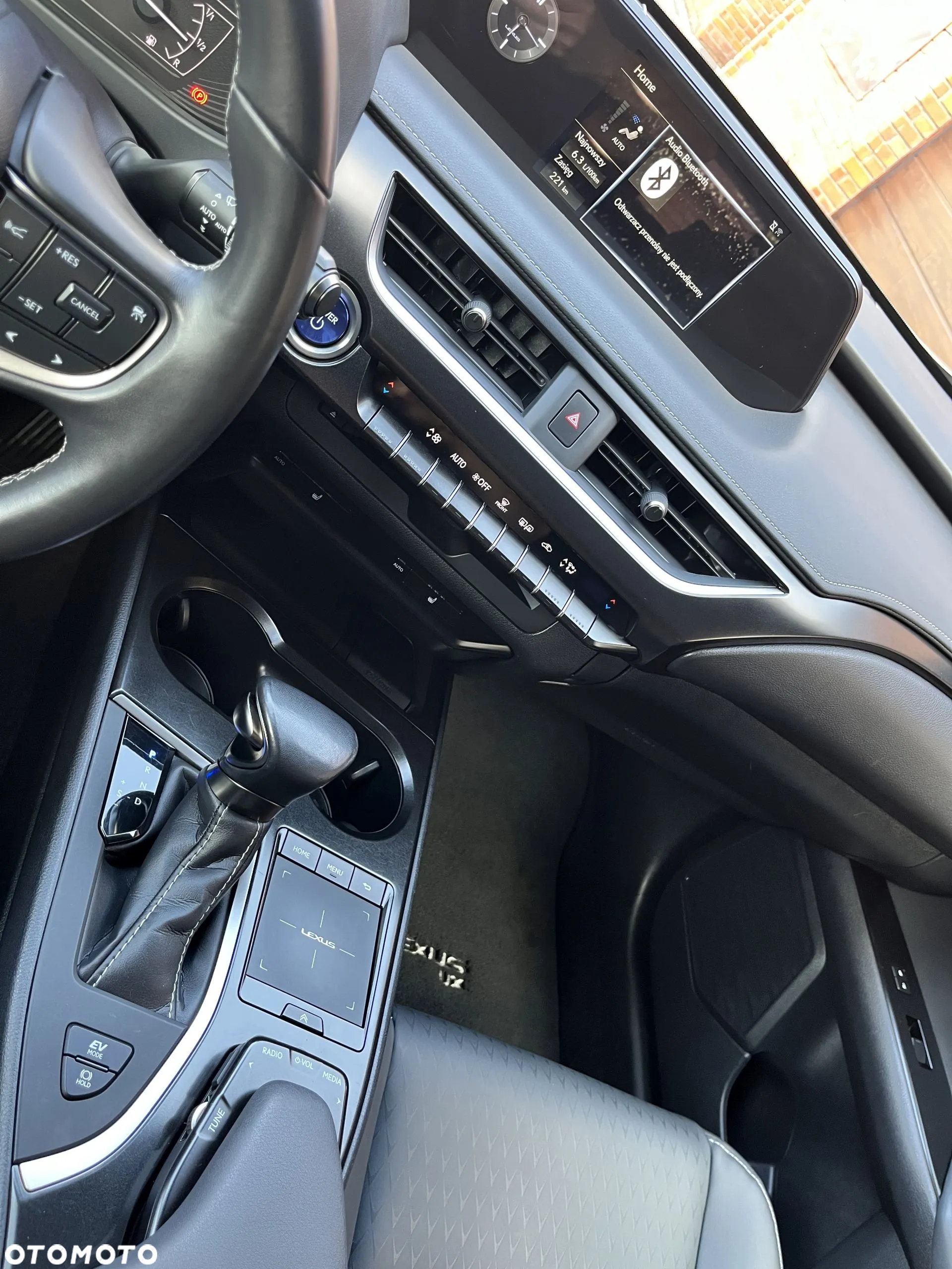 Lexus UX 200 GPF F Impression 2WD - 10