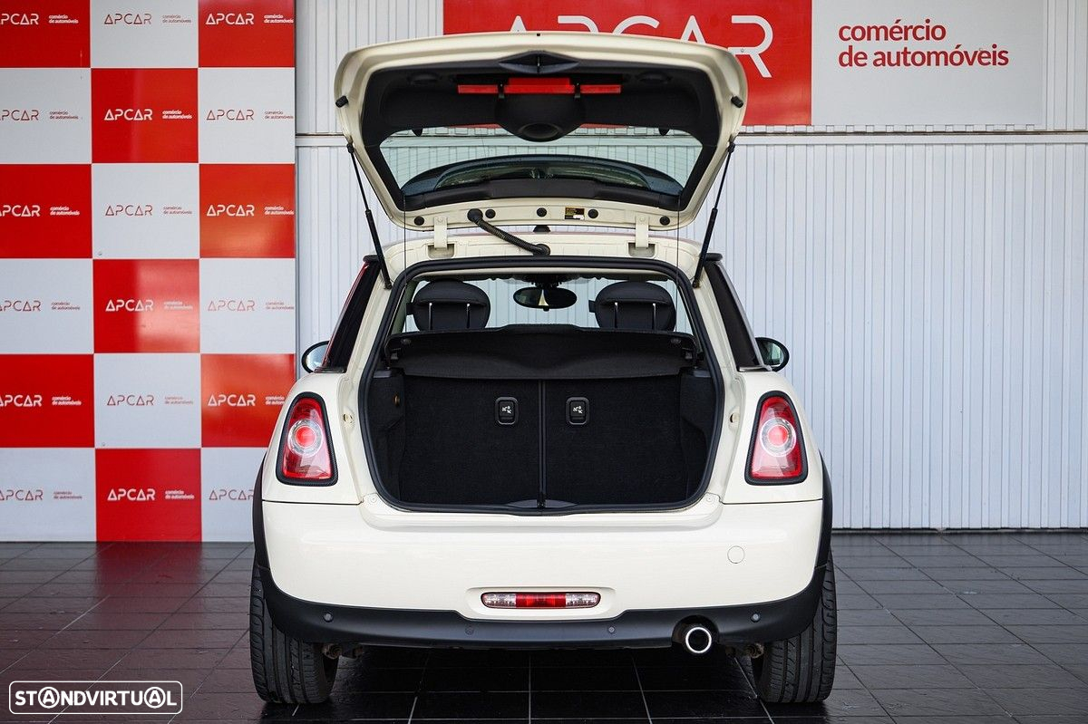 MINI 3 Portas Cooper D - 13