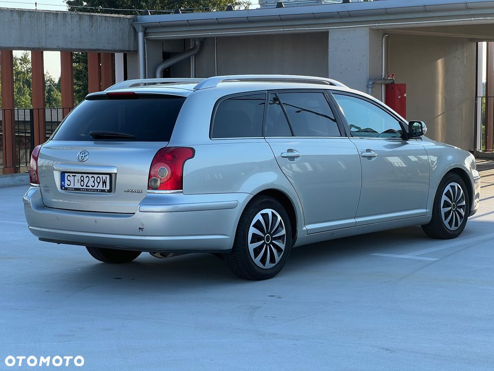 Toyota Avensis 1.8 VVT-i Combi - 5