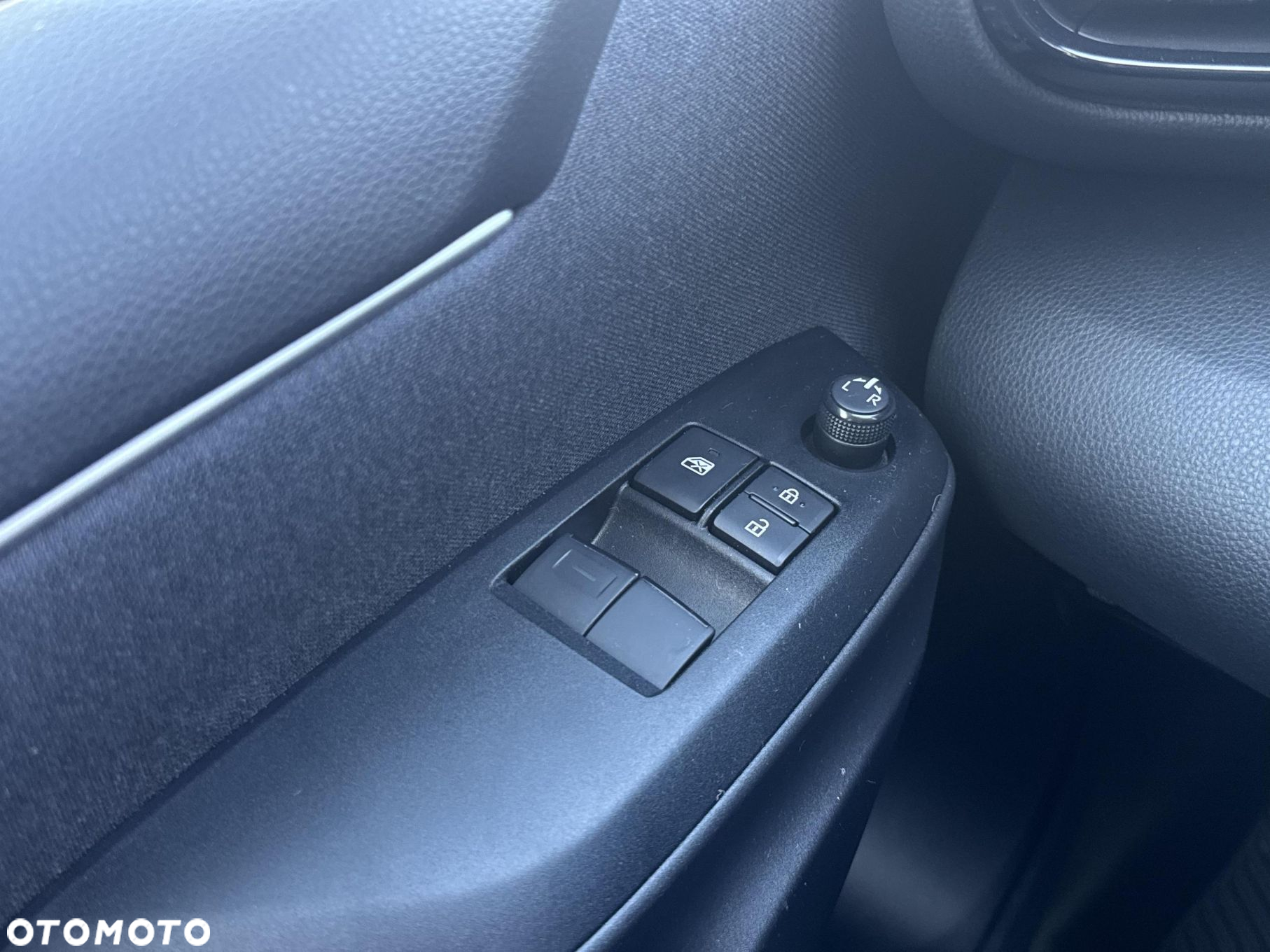 Toyota Yaris Hybrid 1.5 Comfort - 17