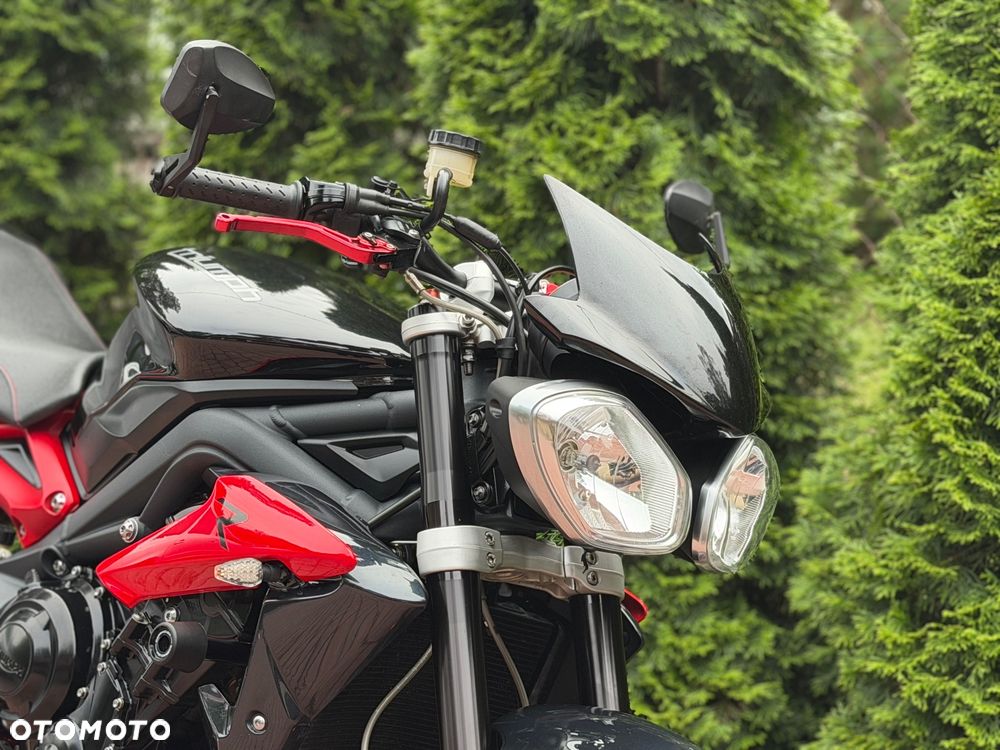 Triumph Street Triple - 12