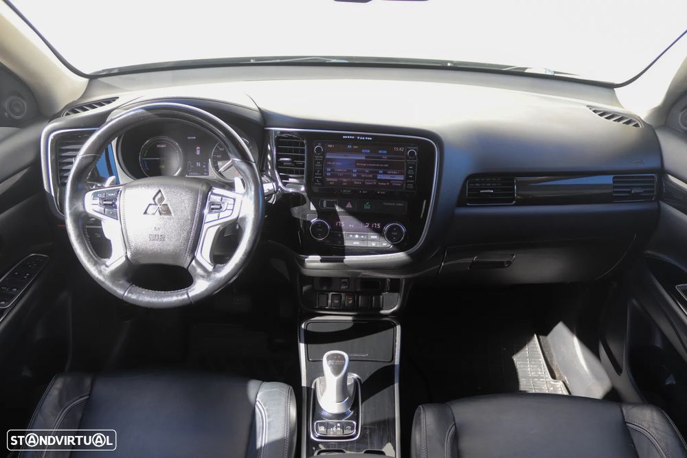 Mitsubishi Outlander - 6