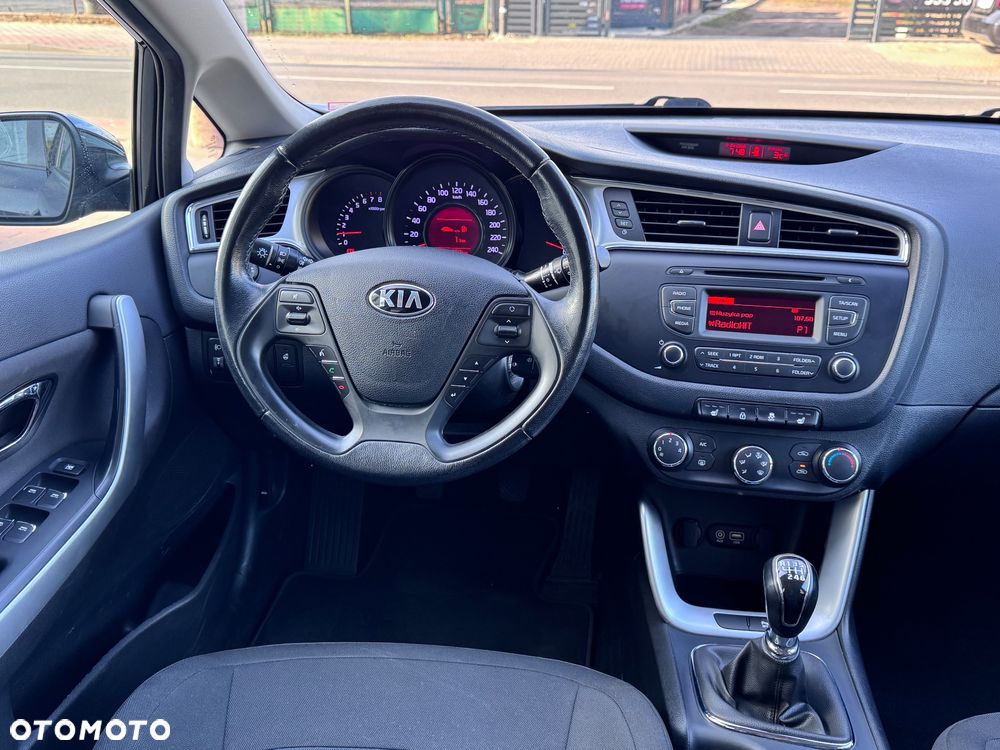 Kia Ceed 1.6 GDI ISG Dream-Team Edition - 27