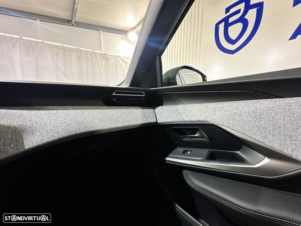 Peugeot 5008 1.2 Hybrid Allure Pack e-DCS6 - 26