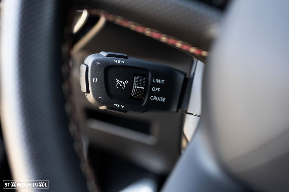 DS DS7 Crossback E-Tense Performance Line EAT8 - 36