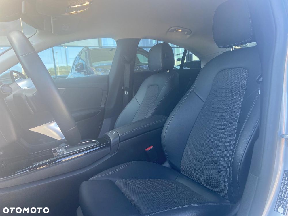 Mercedes-Benz CLA 180 Progressive 7G-DCT - 7