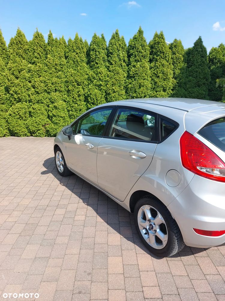 Ford Fiesta 1.25 Ambiente - 2