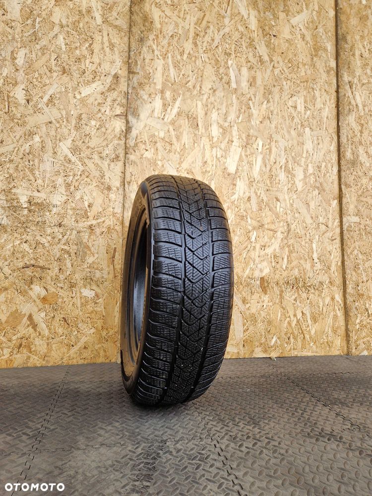 Opona zimowa 205/60/16 92H Pirelli SottoZero 3 - 1