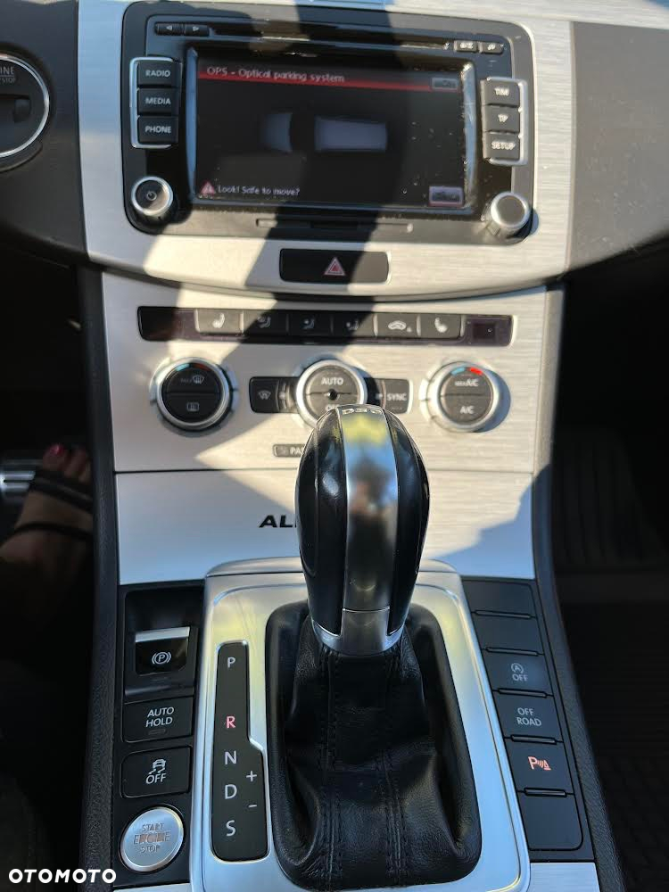 Volkswagen Passat 2.0 TDI 4Mot Highline DSG - 16