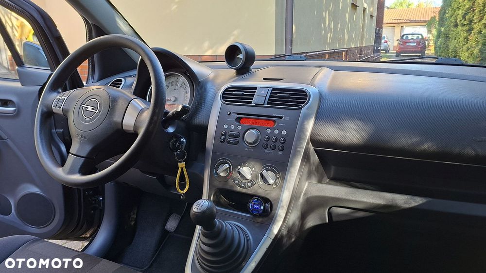 Opel Agila 2010 photo 2