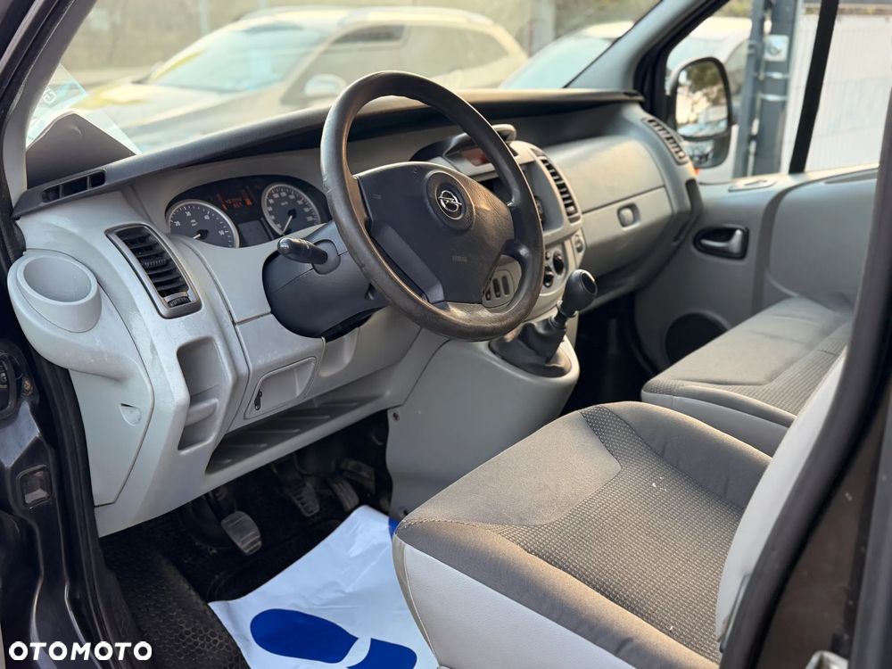 Opel Vivaro - 10