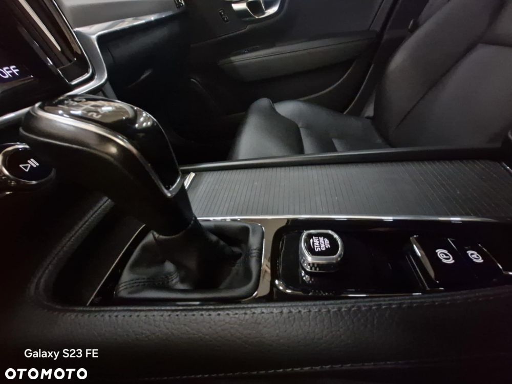 Volvo V90 D3 - 10