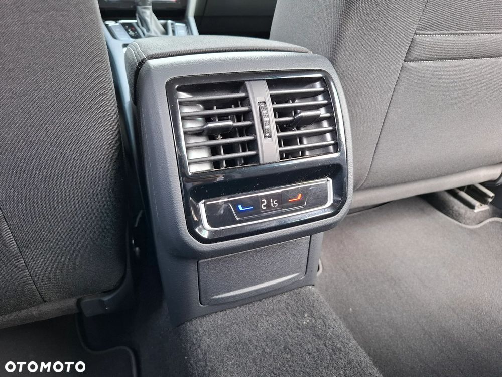 Volkswagen Passat Variant 2.0 TDI EVO Business DSG - 28