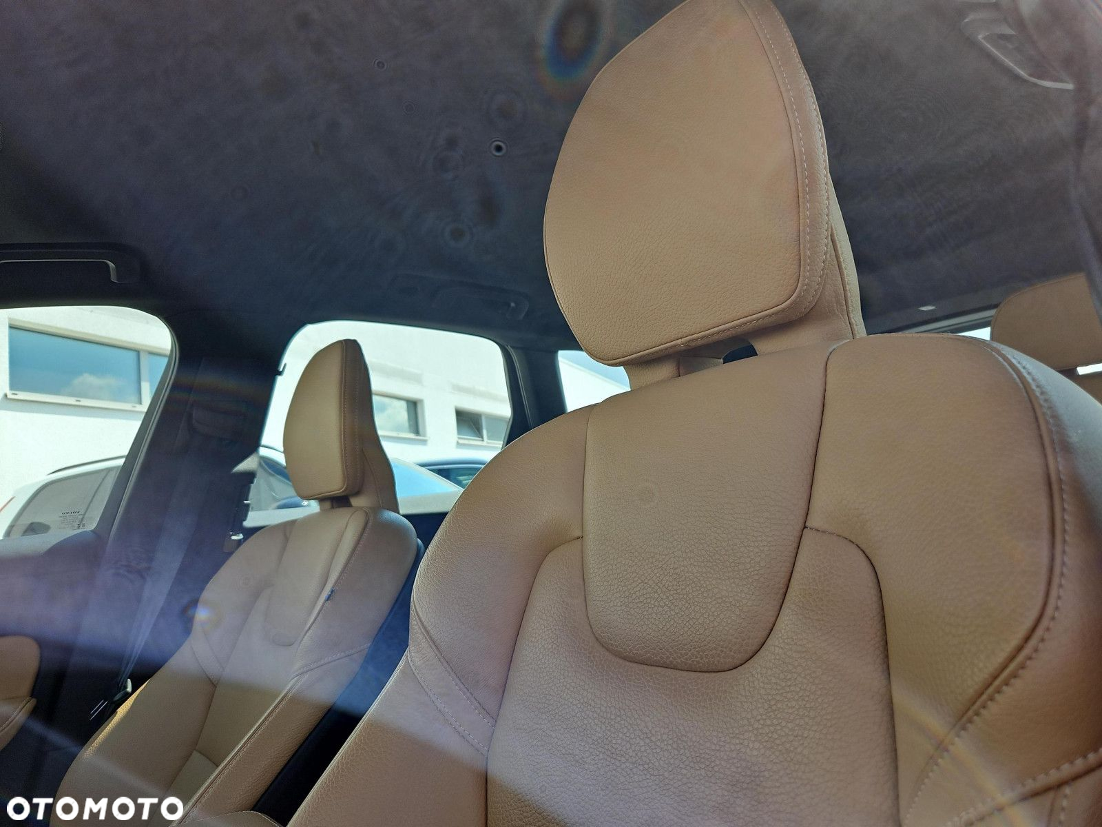Volvo XC 60 B4 D AWD Momentum Pro - 26