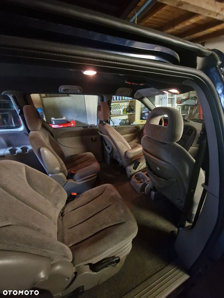 Chrysler Grand Voyager - 11