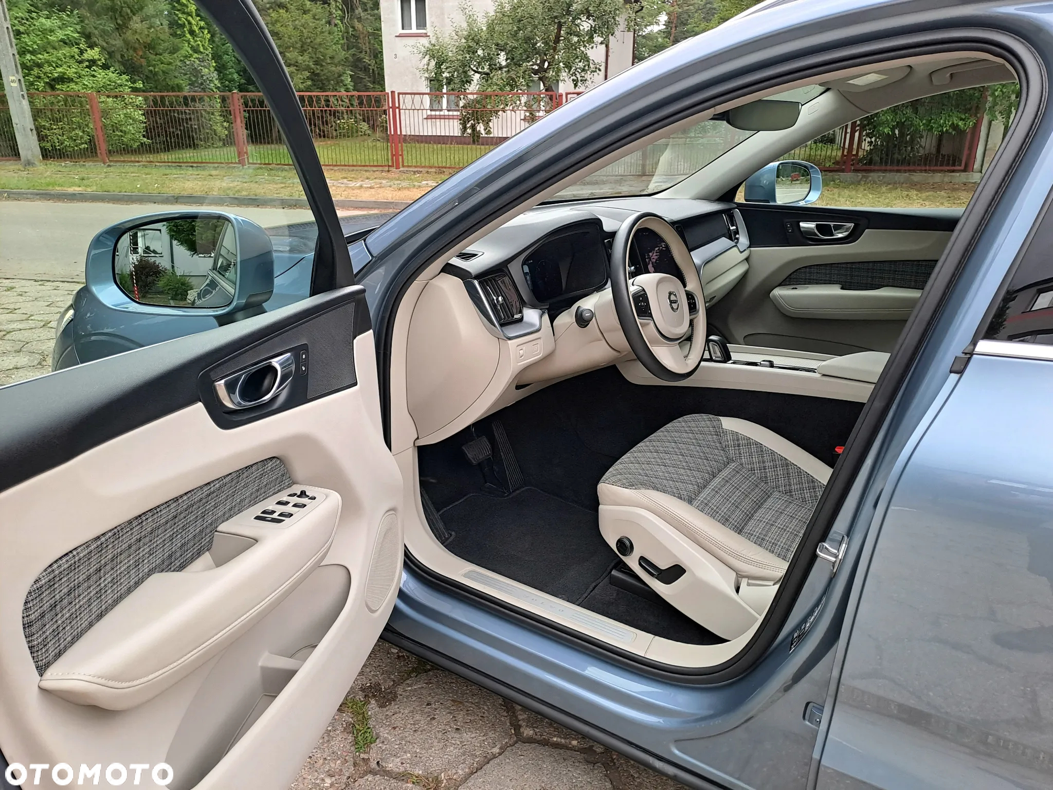 Volvo XC 60 B4 D AWD Momentum Pro - 8