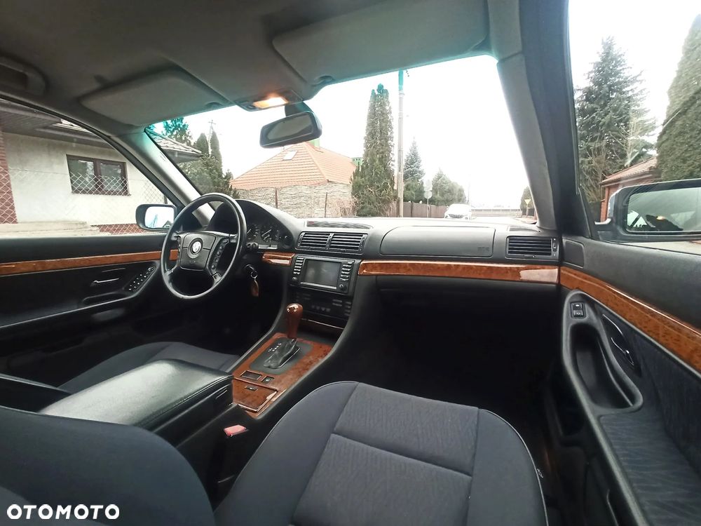 BMW Seria 7 - 12