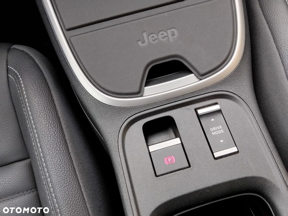 Jeep Avenger 1.2 T3 mHEV Summit FWD eDCT6 - 16